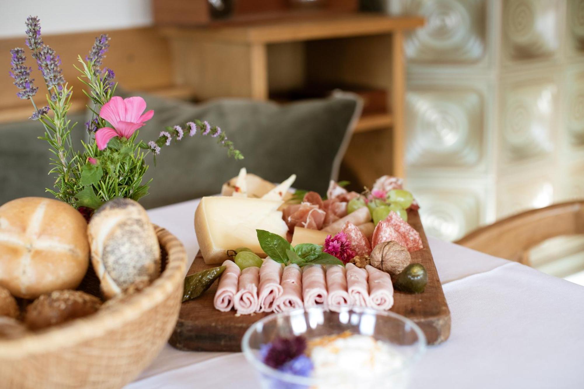 Noessinghof Bed & Breakfast Tirolo Dış mekan fotoğraf